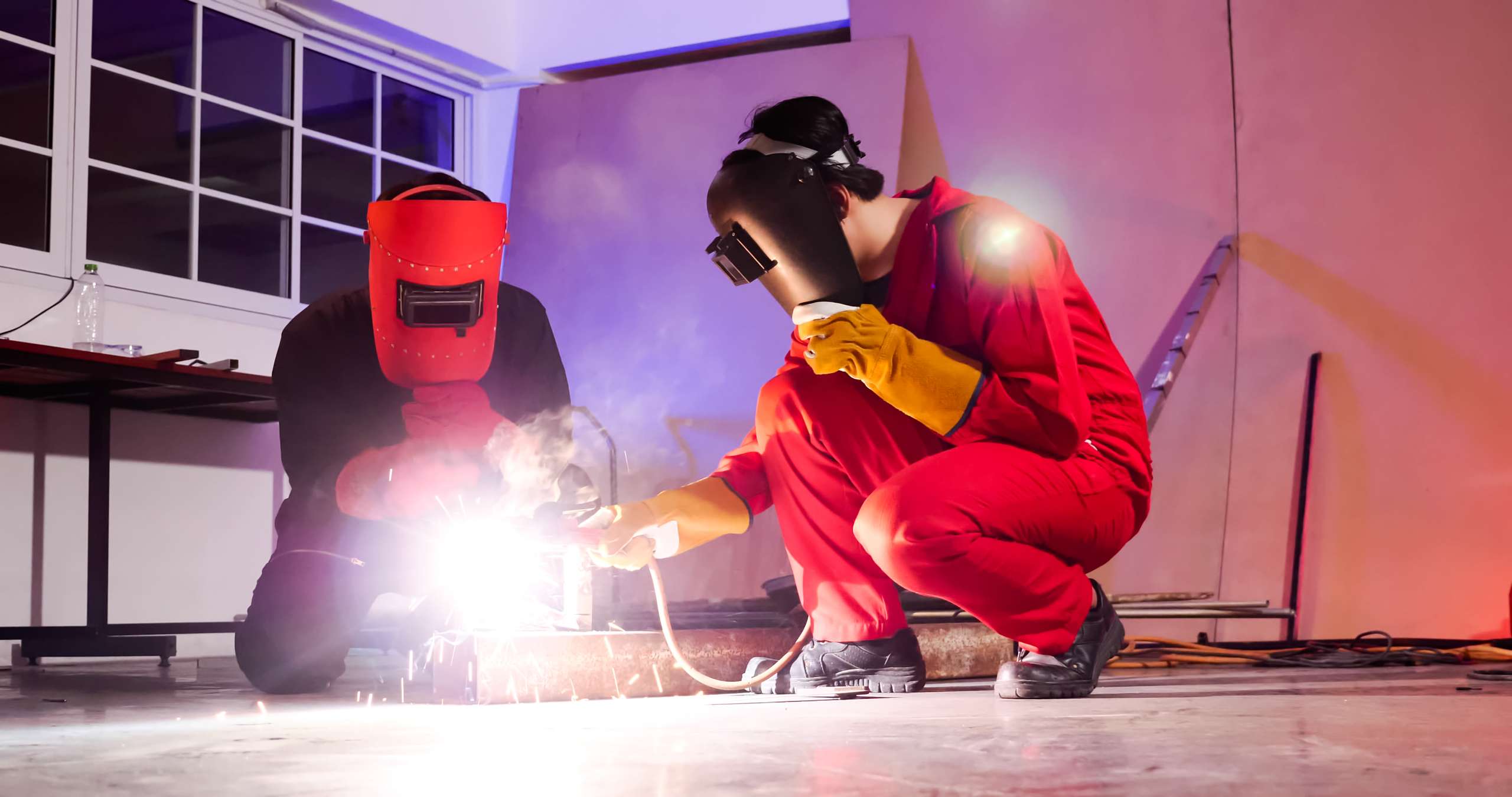 Building Steady Hands for Precise Welding Control